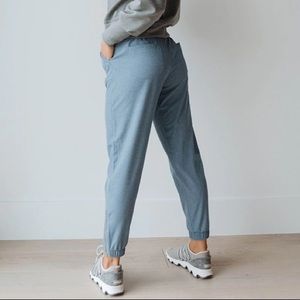 Albion LIGHT BLUE CHAMBRAY JETSETTER joggers - Medium Tall
